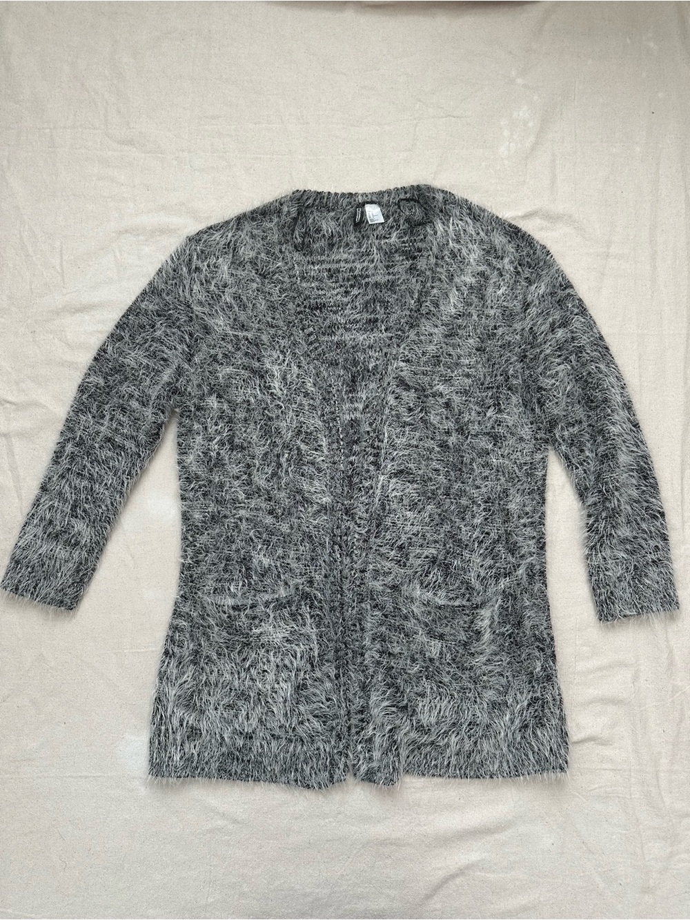 H&M DIVIDED Fuzzy Eyelash Knit Open Front Cardigan Gray/Black Size M Duster - Picture 2 of 10
